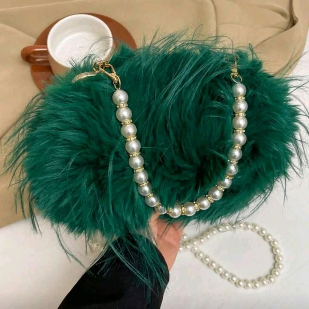 NWT Emerald Green Fluffy Faux Fur Double Pearl Chain Cross Body Clutch Handbag